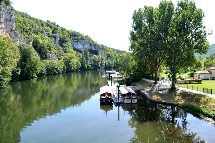 Imagen de los exteriores del Hotel Les Falaises. Foto 8