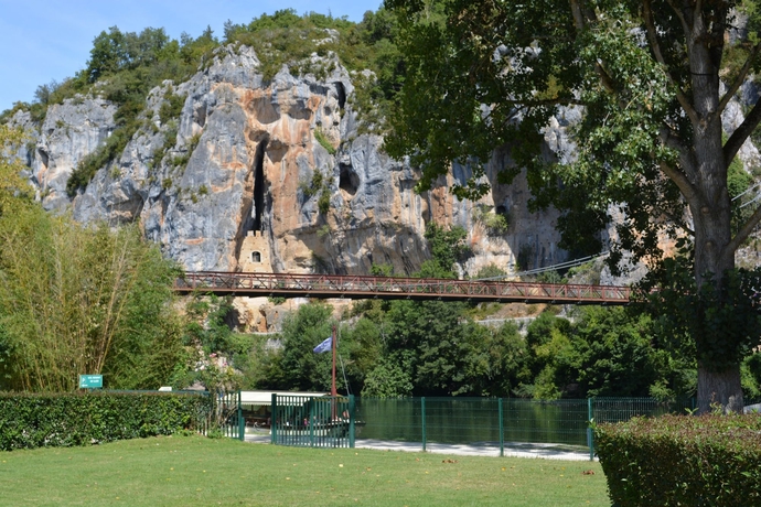 Imagen de los exteriores del Hotel Les Falaises. Foto 10