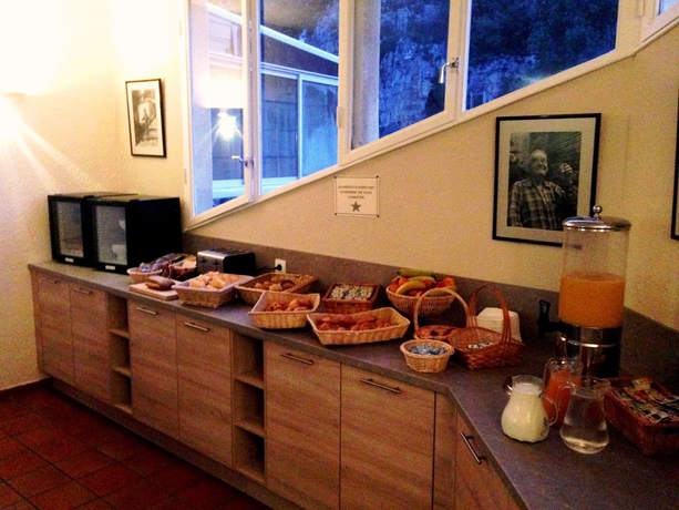 Imagen del bar/restaurante del Hotel Les Falaises. Foto 4