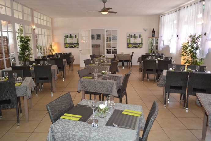 Imagen del bar/restaurante del Hotel Les Falaises. Foto 6