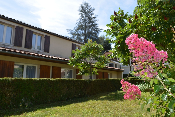 Imagen de los exteriores del Hotel Les Falaises. Foto 12