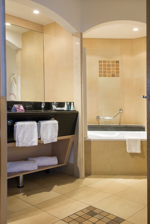 Imagen de la habitación del Hotel Les Flamants Roses. Foto 7