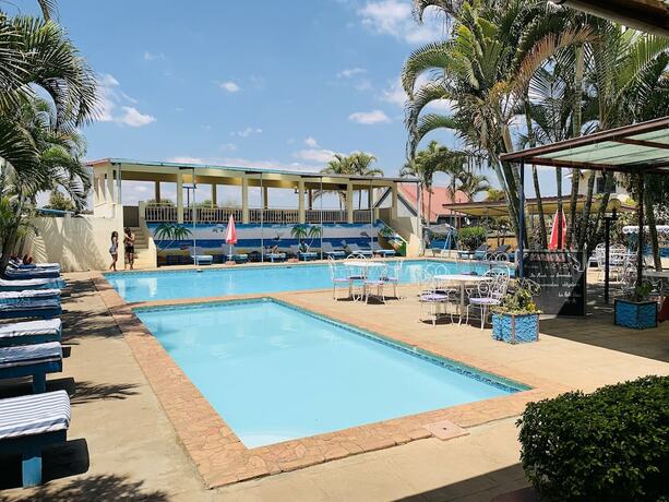 Imagen general del Hotel Les Flots Bleu. Foto 9