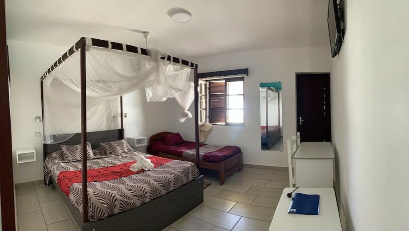 Imagen de la habitación del Hotel Les Flots Bleu. Foto 22