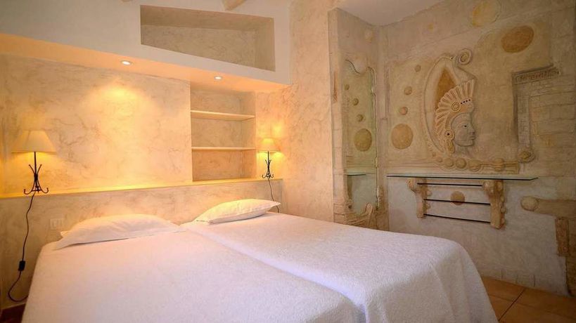 Imagen de la habitación del Hotel Les Flots Bleus, LE LAVANDOU. Foto 5