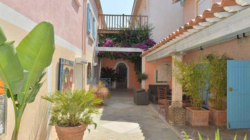 Imagen de los exteriores del Hotel Les Flots Bleus, LE LAVANDOU. Foto 16