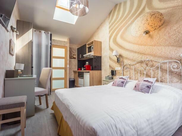 Imagen general del Hotel Les Flots Bleus, Saint Raphael. Foto 7