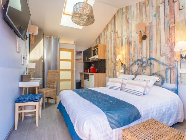 Imagen de la habitación del Hotel Les Flots Bleus, Saint Raphael. Foto 20