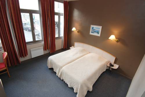Imagen de la habitación del Hotel Les Frangins. Foto 4
