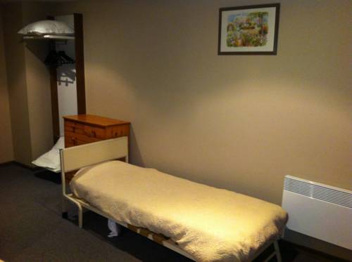 Imagen de la habitación del Hotel Les Frangins. Foto 8