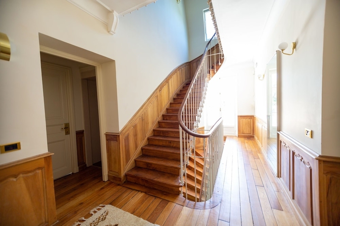 Imagen de los interiores del Hotel Les Frênes En Provence. Foto 12