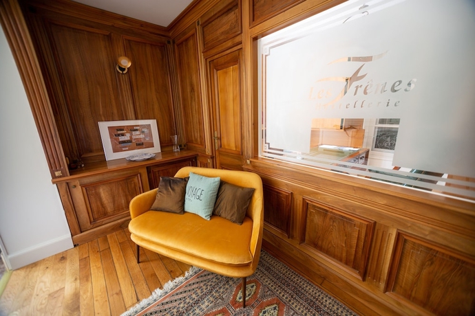 Imagen de los interiores del Hotel Les Frênes En Provence. Foto 13