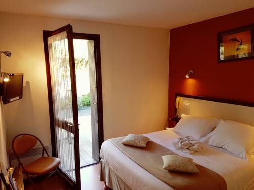 Imagen de la habitación del Hotel Les Gabarres. Foto 6