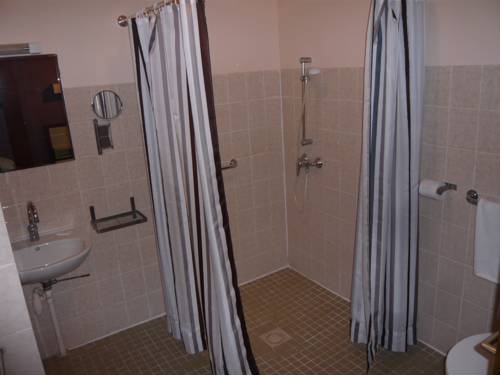 Imagen de la habitación del Hotel Les Gabarres. Foto 12