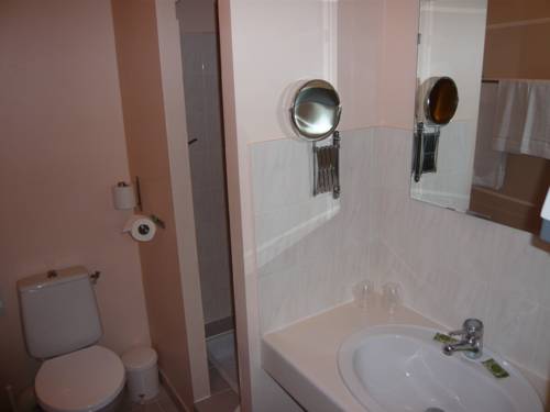 Imagen de la habitación del Hotel Les Gabarres. Foto 14