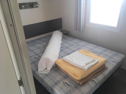 Imagen de la habitación del Hotel Les Gatinelles. Foto 7