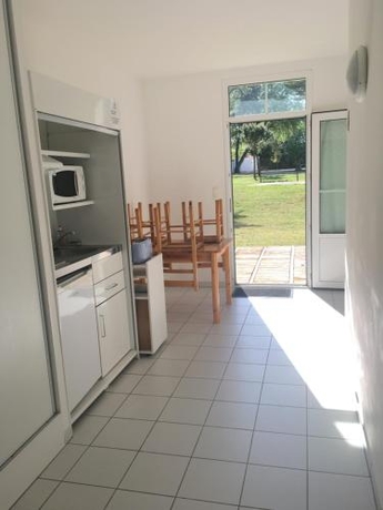 Imagen de la habitación del Hotel Les Gatinelles. Foto 10