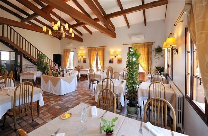 Imagen del bar/restaurante del Hotel Les G&eacute;raniums. Foto 4