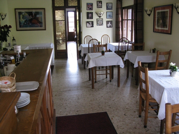 Imagen del bar/restaurante del Hotel Les G&eacute;raniums. Foto 8