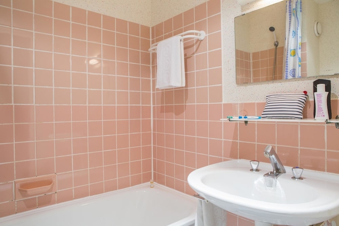 Imagen de la habitación del Hotel Les Gens De Mer Dunkerque. Foto 16