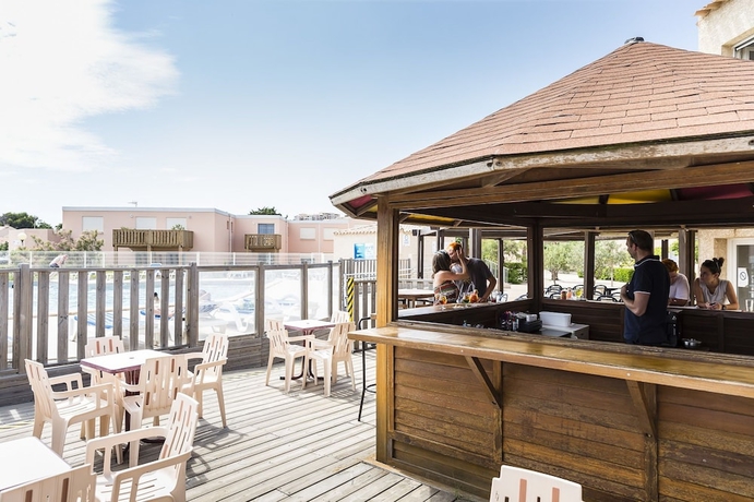 Imagen de la piscina del Hotel Les Girelles - Vacances ULVF. Foto 14