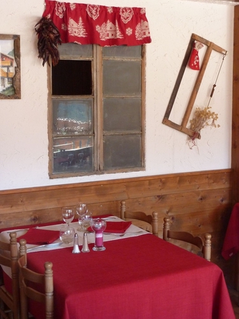 Imagen del bar/restaurante del Hotel Les Gli&egrave;res. Foto 4