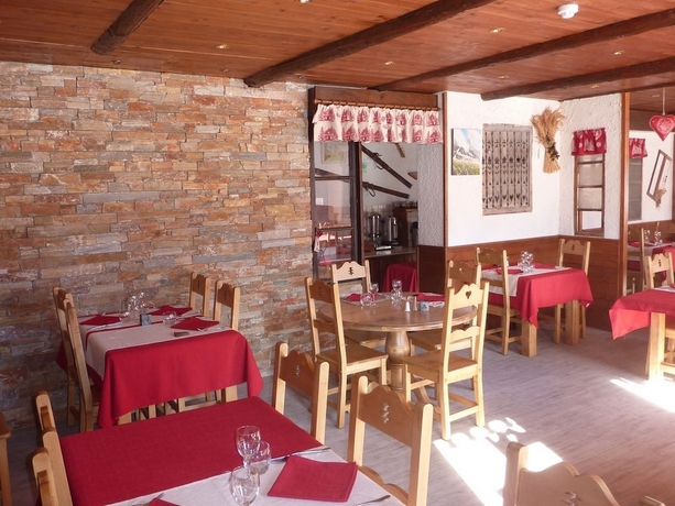 Imagen del bar/restaurante del Hotel Les Gli&egrave;res. Foto 8