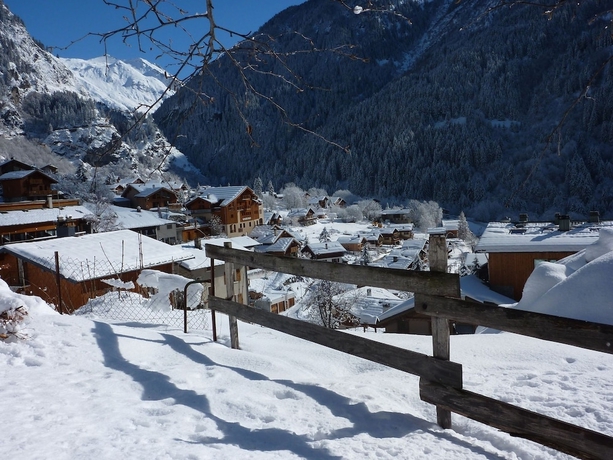 Imagen de los exteriores del Hotel Les Gli&egrave;res. Foto 15