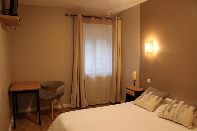 Imagen de la habitación del Hotel Les Glycines, Remoulins. Foto 5