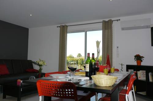 Imagen de la habitación del Hotel Les Grands Vignobles. Foto 16
