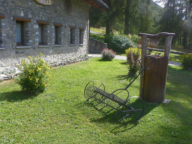 Imagen de los exteriores del Hotel Les Granges. Foto 8