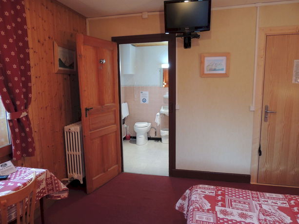 Imagen de los exteriores del Hotel Les Granits. Foto 15