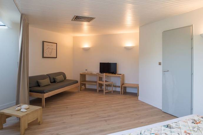 Imagen de la habitación del Hotel Les Grenettes. Foto 2