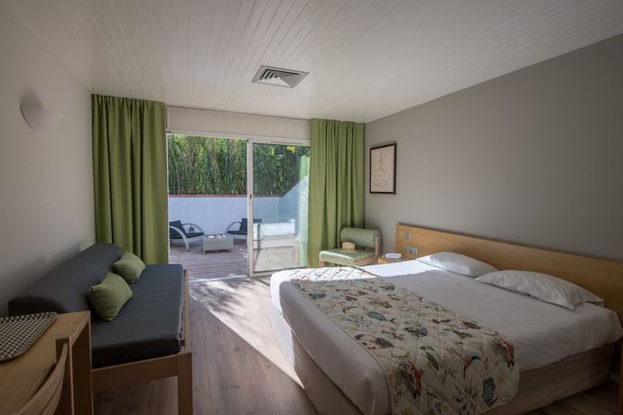 Imagen de la habitación del Hotel Les Grenettes. Foto 8