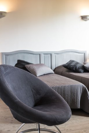 Imagen de la habitación del Hotel Les Hauts de Mour&egrave;ze. Foto 8