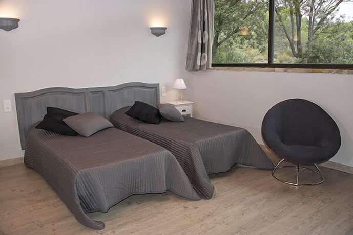 Imagen de la habitación del Hotel Les Hauts de Mour&egrave;ze. Foto 20