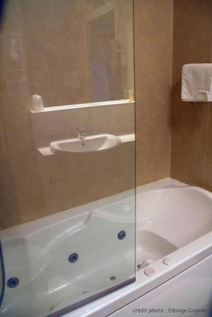 Imagen de la habitación del Hotel Les Hirondelles. Foto 10