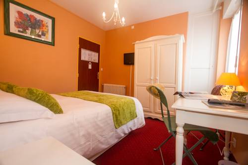 Imagen de la habitación del Hotel Les Hirondelles, LE CHATEAU D&acute;OLONNE. Foto 5