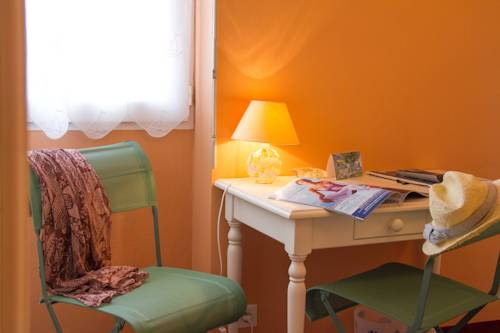 Imagen de la habitación del Hotel Les Hirondelles, LE CHATEAU D&acute;OLONNE. Foto 6