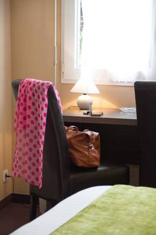 Imagen de la habitación del Hotel Les Hirondelles, LE CHATEAU D&acute;OLONNE. Foto 7