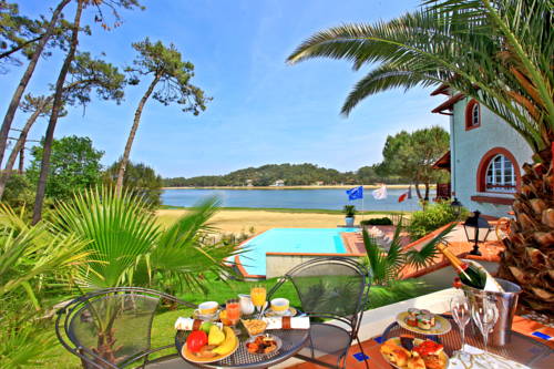 Imagen de la habitación del Hotel Les Hortensias Du Lac. Foto 12