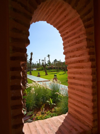 Imagen de los exteriores del Hotel Les Jardins D Ines. Foto 13