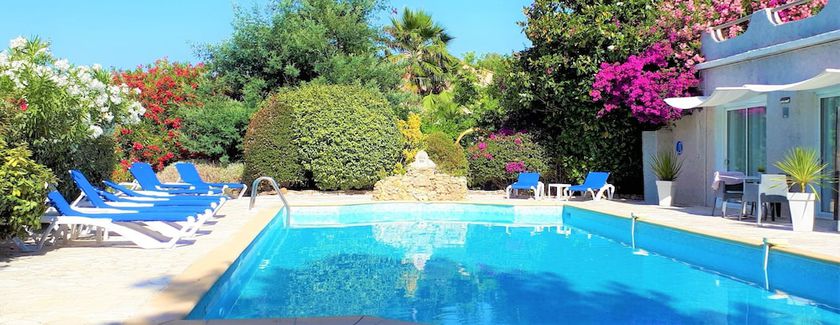 Imagen general del Hotel Les Jardins De Bormes. Foto 1
