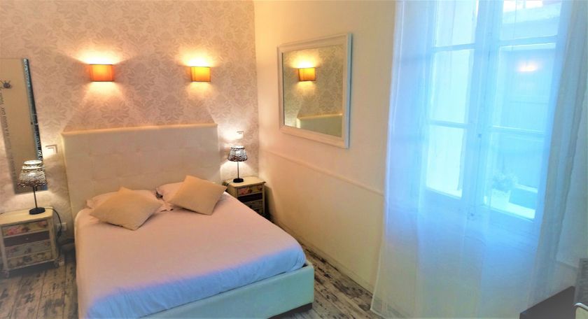 Imagen de la habitación del Hotel Les Jardins De Bormes. Foto 15