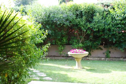 Imagen de la habitación del Hotel Les Jardins De Cassis. Foto 3