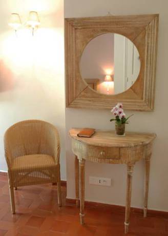 Imagen de la habitación del Hotel Les Jardins De Cassis. Foto 13