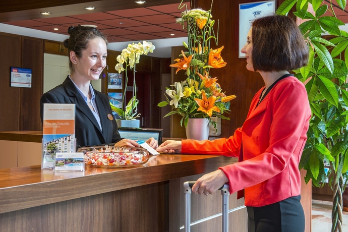 Imagen de los interiores del Hotel Les Jardins De Deauville. Foto 9