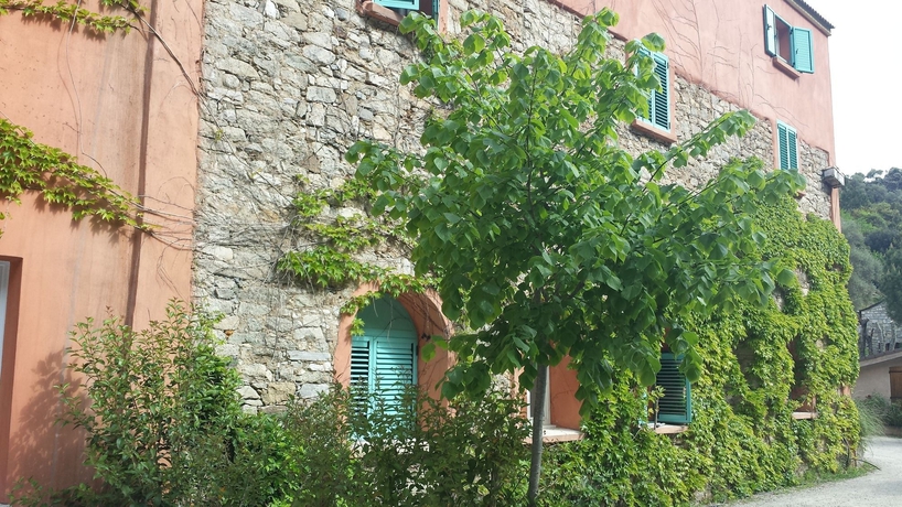 Imagen de los exteriores del Hotel Les Jardins De La Glaciere. Foto 11