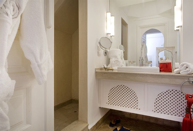 Imagen de la habitación del Hotel Les Jardins De La Medina. Foto 7