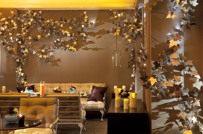 Imagen del bar/restaurante del Hotel Les Jardins De La Villa Hotel. Foto 5